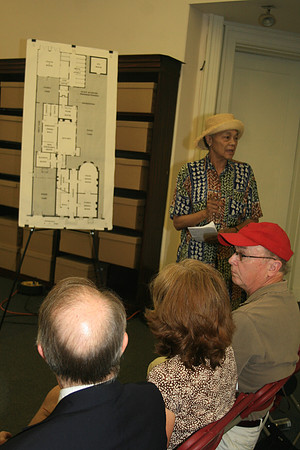Panel Discussion So Called Controversy At The Presidents HouseSlavery Memorial 06.21 (46)