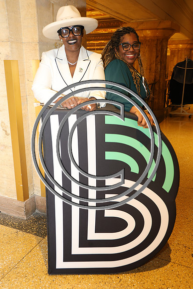 LEE41327 Big Brothers Big Sisters Fashion Touchdown Nov 18, 2024 KTIPLAURA
