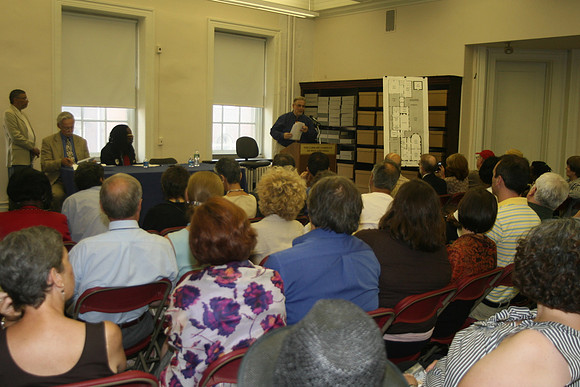 Panel Discussion So Called Controversy At The Presidents HouseSlavery Memorial 06.21 (2)