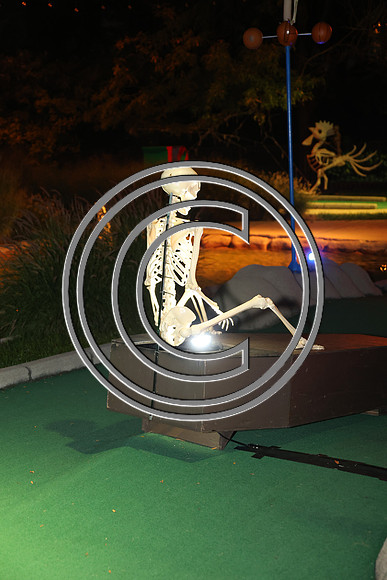 ROSS0652 Spooky Mini Golf Franklin Square Fall 2025 ktiplaura 09302025