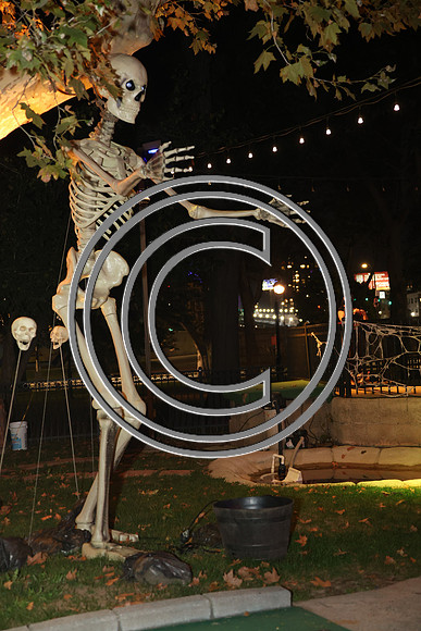 ROSS0701 Spooky Mini Golf Franklin Square Fall 2025 ktiplaura 09302025