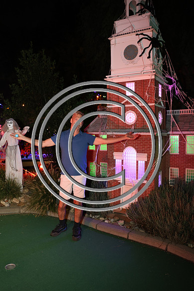 ROSS0728 Spooky Mini Golf Franklin Square Fall 2025 ktiplaura 09302025