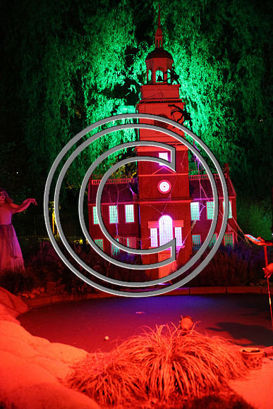 ROSS0742 Spooky Mini Golf Franklin Square Fall 2025 ktiplaura 09302025
