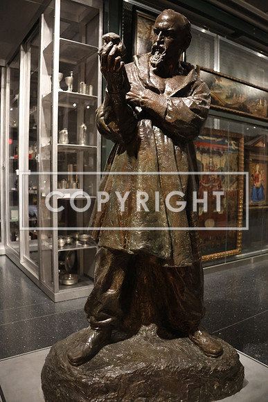 EG256856 2025 NEW YORK KTIPLAURA