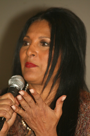 PAM GRIER  FOXY BROWN (17)