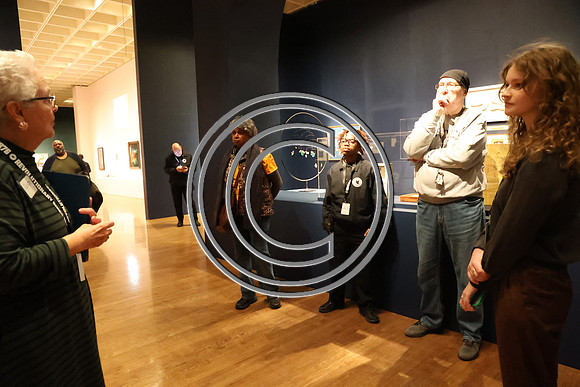 Vets at the Art Museum 12 2025 KTIPLAURAPHSL0123