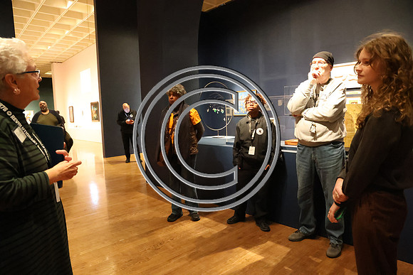 Vets at the Art Museum 12 2025 KTIPLAURAPHSL0121