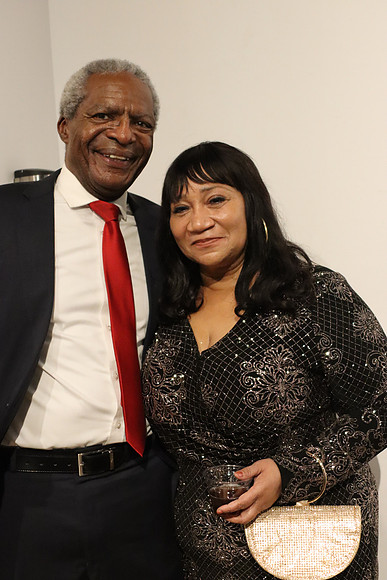 IMG_6506  EARL HARVEY  2022  12 03 Laura Elam KTIPLauragmail.com