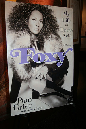 PAM GRIER  FOXY BROWN (120)