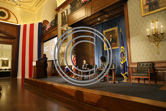 PHSL0097.MOWE - Chat & Chew with The Women Leaders of The Union League 0426 ktiplaura