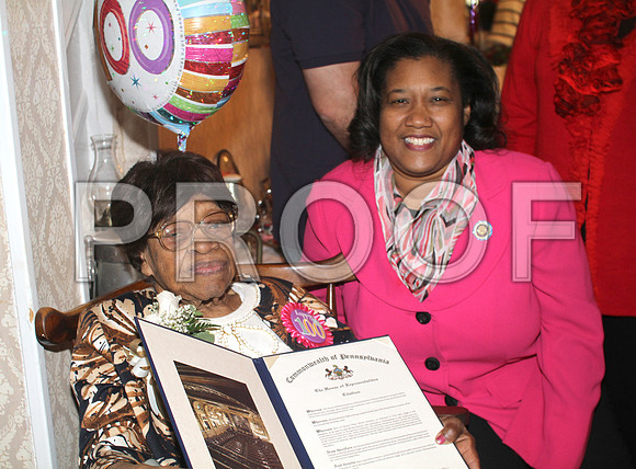Mrs. Minnie High,  Philadelphia  100th Birthday 02092013 (15)