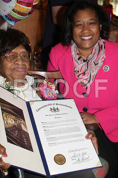 Mrs. Minnie High,  Philadelphia  100th Birthday 02092013 (23)