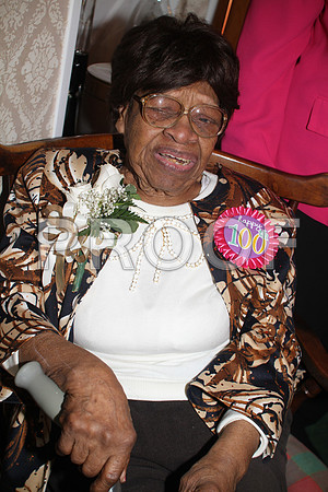 Mrs. Minnie High,  Philadelphia  100th Birthday 02092013 (29)