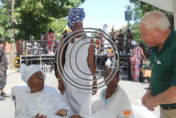 ODUNDE  SUNDAY, JUNE 12th 2016  KEEP TIME IN PLACE WITH LAURA (181)