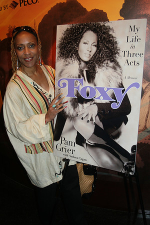 PAM GRIER  FOXY BROWN (125)