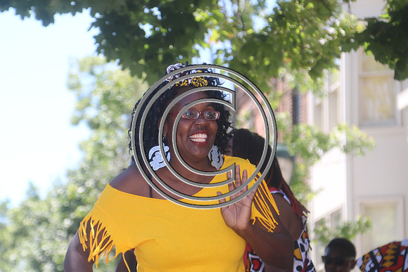 ODUNDE  SUNDAY, JUNE 12th 2016  KEEP TIME IN PLACE WITH LAURA (210)