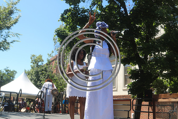ODUNDE  SUNDAY, JUNE 12th 2016  KEEP TIME IN PLACE WITH LAURA (283)