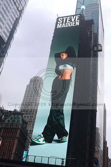 3I7A2263   New York August 2023  Laura Elam take time out
