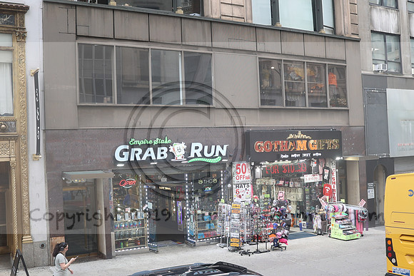 3I7A2300   New York August 2023  Laura Elam take time out