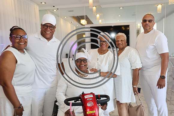 6F2A0094 Delois Corbitt 75th Birthday Party 08102025 0811. ktiplauran