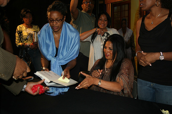 PAM GRIER  FOXY BROWN (99)