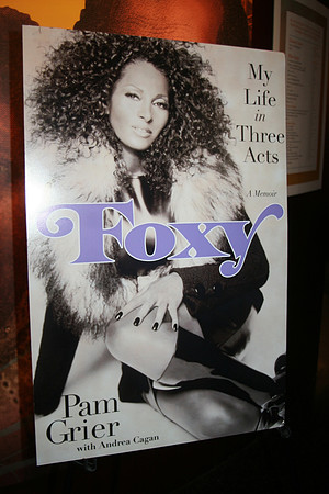 PAM GRIER  FOXY BROWN (118)