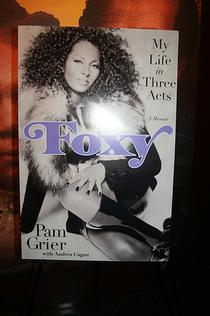 PAM GRIER  FOXY BROWN (121)