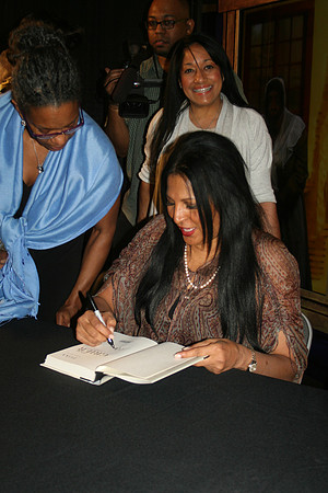 PAM GRIER  FOXY BROWN (94)