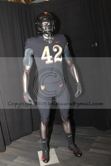 IMG_9951.ARMY AND NAVEL GAME 2019 Dec 14, 2019 LAURA ELAM @ KTIP
