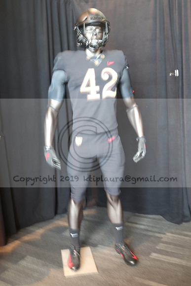IMG_9952.ARMY AND NAVEL GAME 2019 Dec 14, 2019 LAURA ELAM @ KTIP