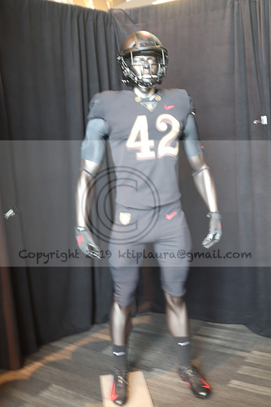 IMG_9953.ARMY AND NAVEL GAME 2019 Dec 14, 2019 LAURA ELAM @ KTIP