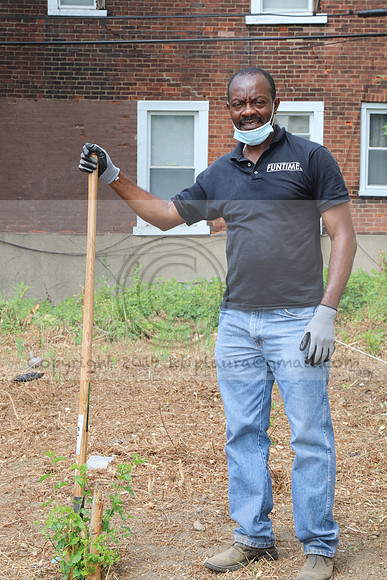 IMG_0325.West Philly Garden Eric July 4 2020 @KTIP Laura Elam