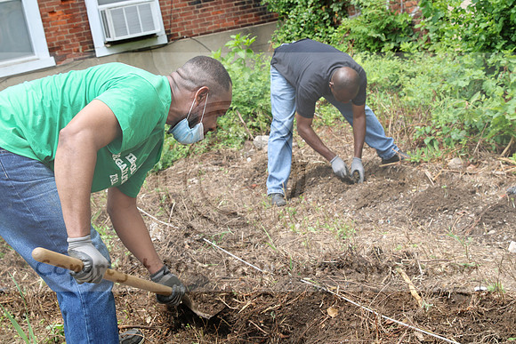 IMG_0146.1226 COMMUNITY GARDEN July 11 2020 @KTIP Laura Elam