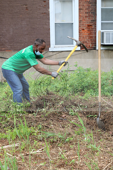 IMG_0164.1226 COMMUNITY GARDEN July 11 2020 @KTIP Laura Elam