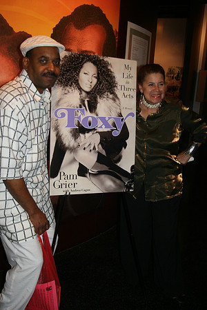 PAM GRIER  FOXY BROWN (130)