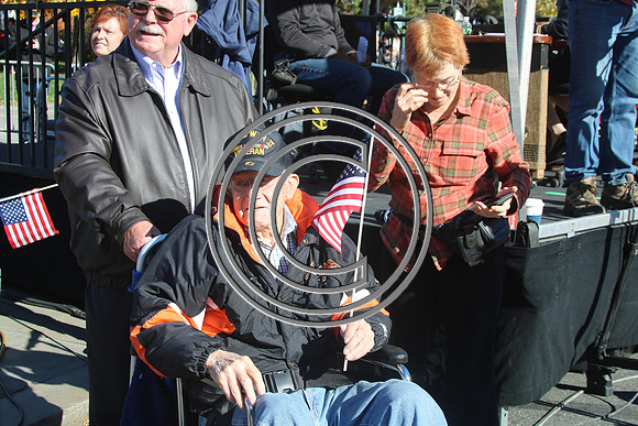 IMG_0187.KTIPllaura VETERANS  PARADE 2018