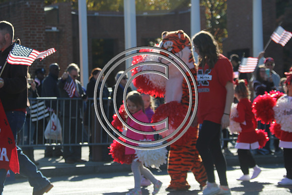 IMG_0263.KTIPllaura VETERANS  PARADE 2018