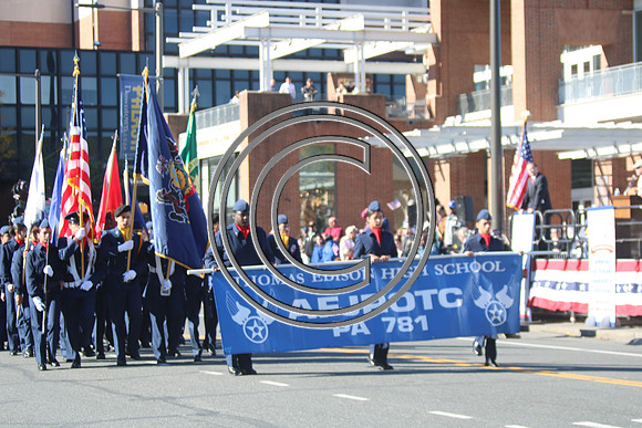 IMG_0213.KTIPllaura VETERANS  PARADE 2018