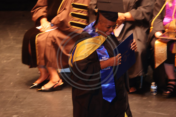 LEET6853.   Peirce College Class 2024  0607  Laura Elam mylifeourlifestory@gmail.com