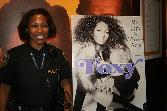 PAM GRIER  FOXY BROWN (137)