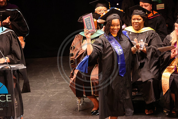 LEET6794.   Peirce College Class 2024  0607  Laura Elam mylifeourlifestory@gmail.com