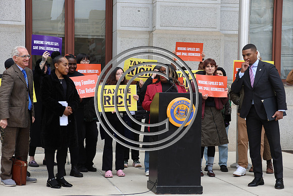 FUN51073 Dr. Nikia Owens Campaign For Working Families (CWF) City Hall 2025 0326 KTIPLAURA
