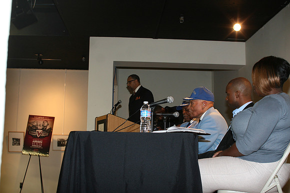 Tuskegee Airmen in Philadelphia 11.04.11. LAURAELAM (124)