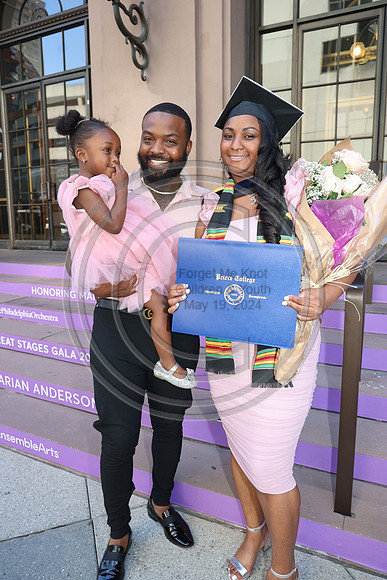 LEET7018.   Peirce College Class 2024  0607  Laura Elam mylifeourlifestory@gmail.com
