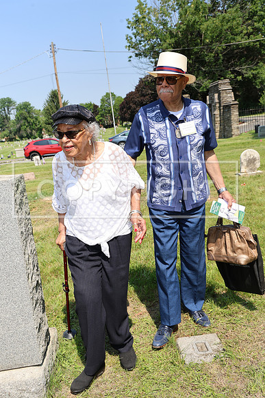ROSS0046 EDEN CEMETERY 06042025 HEADSTONE UNVEILING CEREMONY Stephen Smith 1795 - 1873 KTIPLAURA