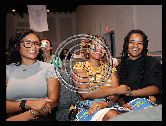 6F2A0382bOne Philly Wonder Women Tour August 5 2025 KTIPLAURA