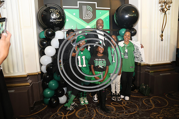 LEE41317 Big Brothers Big Sisters Fashion Touchdown Nov 18, 2024 KTIPLAURA