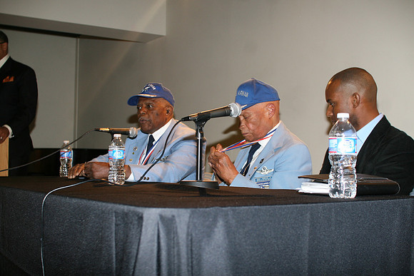 Tuskegee Airmen in Philadelphia 11.04.11. LAURAELAM (133)