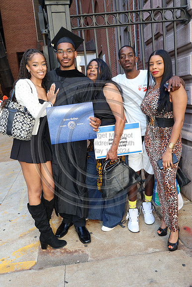 LEET6977.   Peirce College Class 2024  0607  Laura Elam mylifeourlifestory@gmail.com