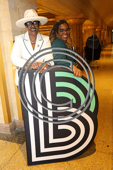 LEE41326 Big Brothers Big Sisters Fashion Touchdown Nov 18, 2024 KTIPLAURA